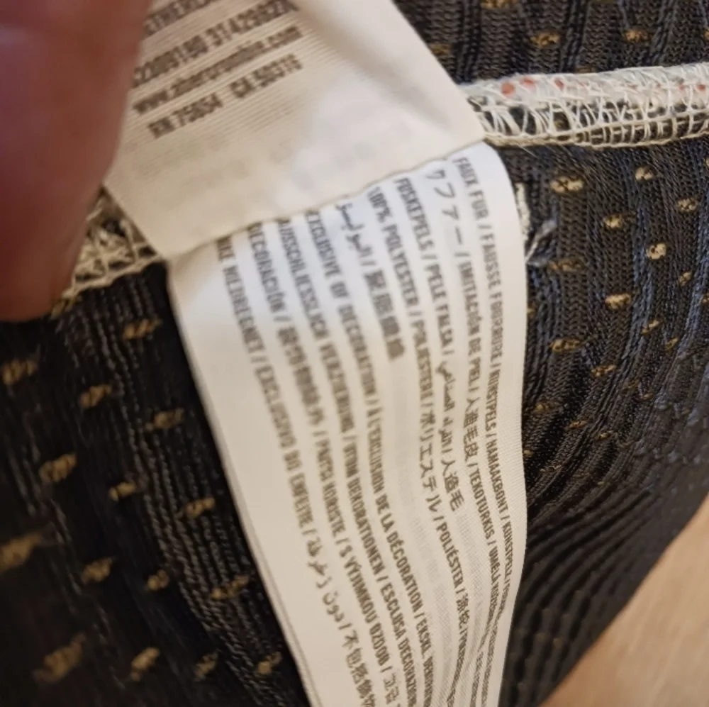 Abecrombie & Fitch Retro Faux Fur Heavy Sweater size Small for Men Unisex - Picture 9 of 11